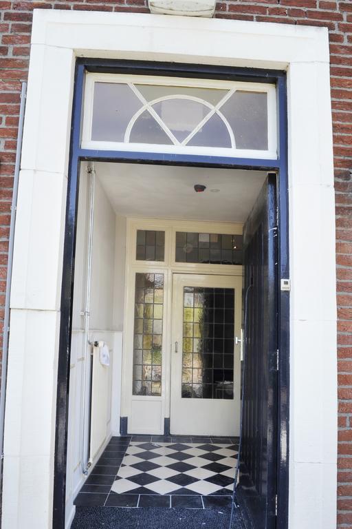 Hotel-Restaurant Thuis! Dinteloord Exterior foto